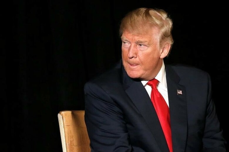 １０月３日、米大統領選の共和党候補ドナルド・トランプ氏の陣営は、同氏が戦場から帰還した兵士らの精神衛生改善が必要だとした発言を、擁護する声明を発表した。同発言がなされた退役軍人の会合（バージニア州ハーンドン）で撮影（２０１６年　ロイター／Mike Segar）