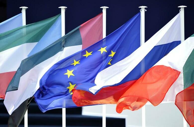 20カ国・地域（G20）の財務相・中央銀行総裁は、米ワシントンで開いた会議で、フェイスブックが導入を計画している暗号資産（仮想通貨）「リブラ」などを含むステーブルコイン（法定通貨を裏付けとしたデジタル通貨）に対する厳格な規制を導入することで合意した。写真は2011年11月撮影（2019年　ロイター/Dylan Martinez）