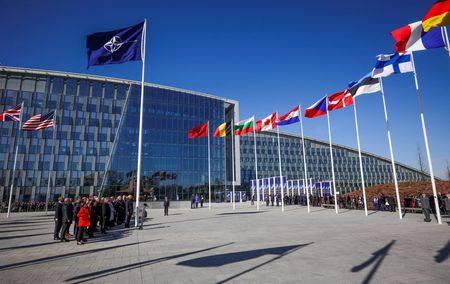 ＮＡＴＯ加盟国が国防費のＧＤＰ比を「少なくとも２％」に増やすことで合意したことが、複数の外交筋の話で分かった。今年４月、ブリュッセルで撮影（２０２３年　ロイター/OLIVIER MATTHYS/Pool via REUTERS/File Photo）