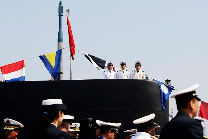 中国海軍の潜水艦「長城」（山東省青島、2009年）　Guang Niu-REUTERS