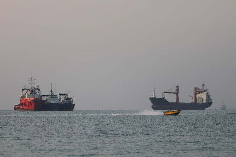 ６月８日、ホルムズ海峡で撮影　Amirhosein Khorgooi/ISNA/WANA (West Asia News Agency) via REUTERS