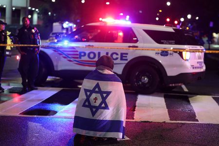 　米首都ワシントンのユダヤ博物館近くで２１日夜、銃撃があり男女２人が死亡した。ノーム米国土安全保障長官は死亡した２人はイスラエル大使館職員と明らかにした（２０２５年　ロイター/Jonathan Ernst）