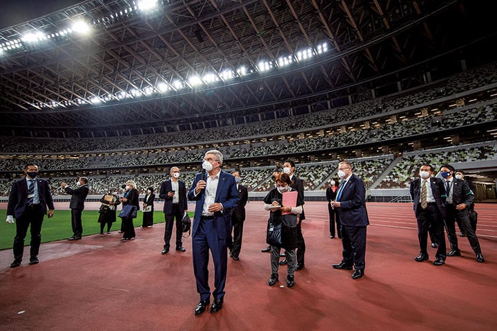 11月17日に訪日したIOCのバッハ会長は開催に意欲を見せたが　BEHROUZ MEHRI-POOL-REUTERS