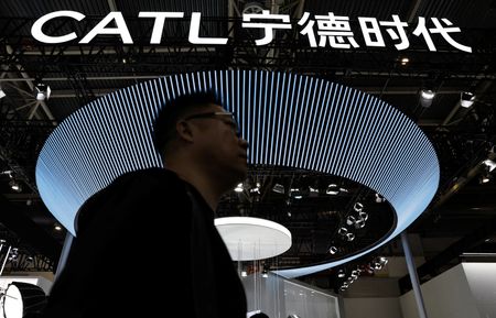 　米連邦議会の共和党議員２名は８月２８日、中国の電気自動車（ＥＶ）用電池大手の寧徳時代新能源科技（ＣＡＴＬ） を中国軍と協力しているとされる企業のリストに加えるよう国防総省に要請した。４月２５日、北京で撮影（２０２４年　ロイター/Tingshu Wang）