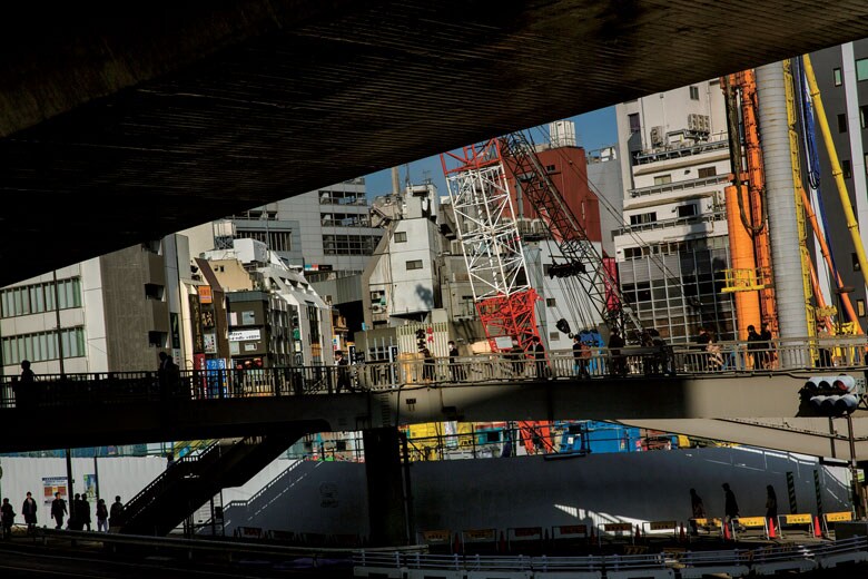 日本経済の拡大を支えてきたのは勤勉さか人口か　HARRY GRUYAERT-MAGNUM PHOTOS TOKYO