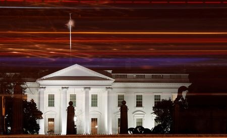 　３月１８日、米ホワイトハウス当局者は、トランプ大統領が依然として４月２日に相互関税を発動する方針だと述べた。ホワイトハウスで２０１９年１１月撮影（２０２５年　ロイター/Yara Nardi）