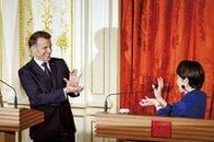 かめはめ波、『進撃の巨人』のセリフ、ドラム演奏......高市首相の「面白い場面」にリスクあり