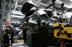 米ＥＶルーシッド、国内従業員18％削減へ　ＣＯＯ退任も発表