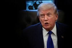 米はホルムズ海峡を「完全に掌握」、今後も維持＝トランプ氏