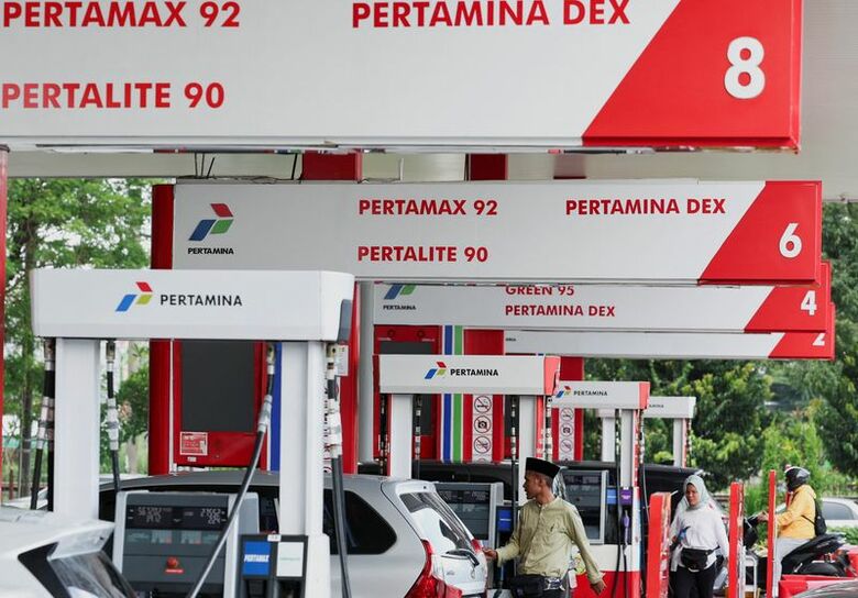 国営企業プルタミナのガソリンスタンド。ジャカルタで３月撮影。 REUTERS/Ajeng Dinar Ulfiana