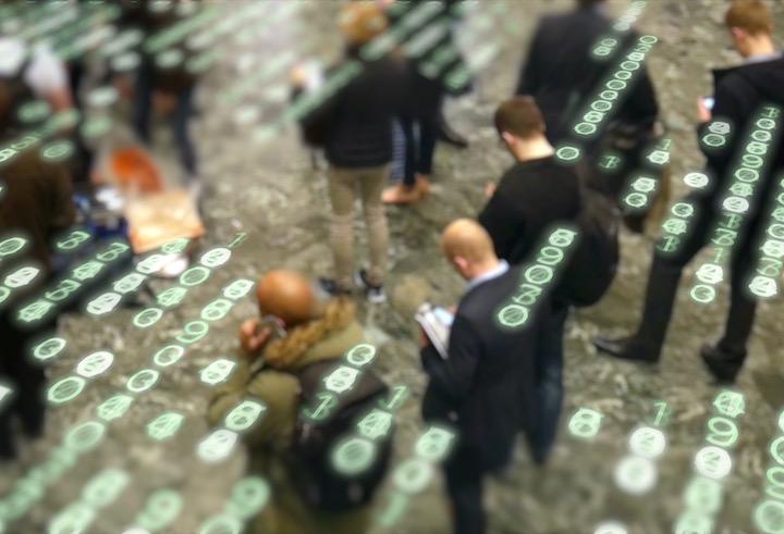 「監視資本主義」の最大の問題は、行動を監視し、予測、誘導することにある...... metamorworks-iStock