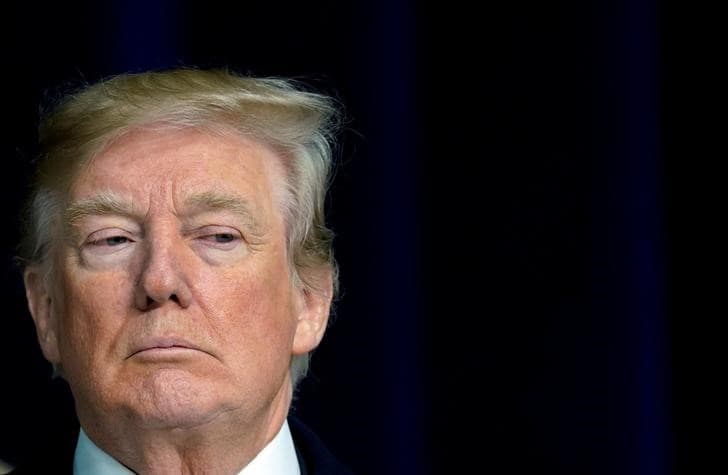 １月１１日、トランプ米大統領が議員らとの会合で、ハイチやアフリカの諸国から移民を受け入れる必要性に疑問を呈し、下品な言葉を使って一部の諸国を「不潔極まる」と呼んだことが、事情に詳しい関係筋２人の話で明らかになった。写真は同大統領。メリーランド州キャンプデービッドで６日撮影（2018年　ロイター／Yuri Gripas）