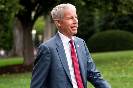 米国が今週、欧州連合（ＥＵ）はロシア産ガスを米国の液化天然ガス（ＬＮＧ）に置き換えることで、６─１２カ月以内に段階的に廃止できる可能性があるとの見解をＥＵ当局者に伝えていたことが分かった。写真はライト米エネルギー長官。ホワイトハウスで８月撮影（２０２５年　ロイター/Nathan Howard）