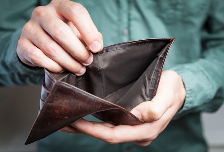 「パラサイト・シングル」の顕在化と若者の貧困化は密接に関連している　-Oxford--iStockphoto