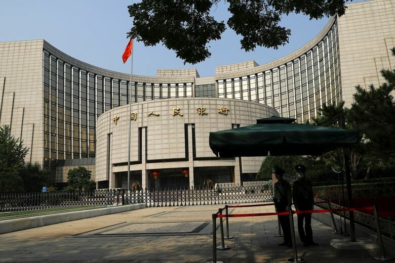 写真は中国人民銀行の外観。２０２２年９月撮影。REUTERS/Tingshu Wang