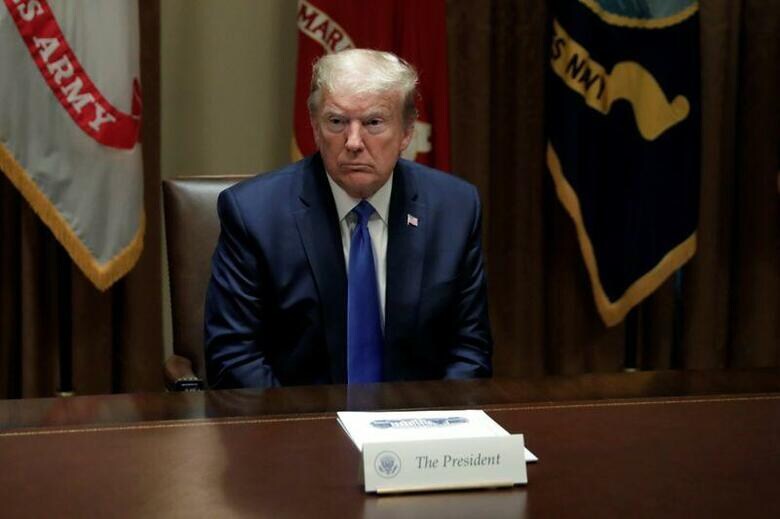 トランプ米大統領は9日、政府が30億ドル相当の乳製品・食肉・農作物の買い上げを翌週から開始し、買い上げた農産物をフードバンクなどに提供する考えを明らかにした。写真は5月9、ワシントンのホワイトハウスで撮影（2020年　ロイター/Yuri Gripas）