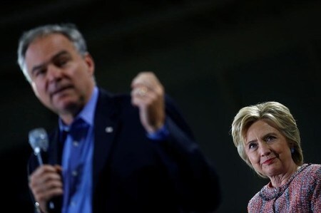 　７月２２日、米大統領選で民主党候補に指名されるヒラリー・クリントン前国務長官は、副大統領候補にティム・ケーン上院議員（バージニア州選出）を指名した。写真はクリントン氏とケーン上院議員。バージニア州で１４日撮影（２０１６年　ロイター／Carlos Barria）