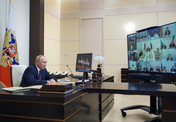 7月3日、憲法改正についてのビデオ会議に出席したロシアのプーチン大統領　Alexei Druzhinin/ REUTERS