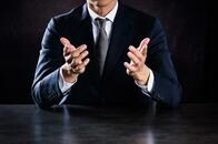 『思い通りに人を動かす』ヤバい話し方は、普通の話し方とどう違う？【各出版社イチオシの本6冊】