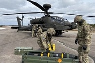 ロシア国境の目前でNATO軍事演習を実施...「ヘルファイア」ミサイルが戦車を粉砕する映像公開