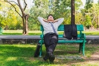 「タイパ」に追われる現代人が忘れた、「緩む」ことの大切さ