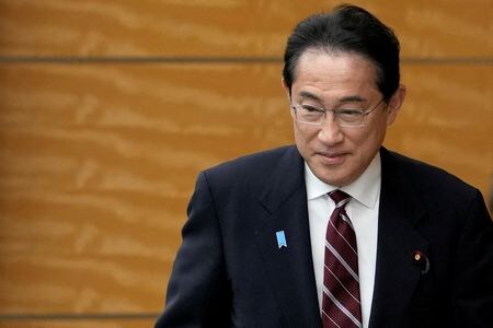 　６月７日、岸田文雄首相（写真）は経済財政諮問会議であいさつし、政府が同会議で提示した新たな「経済財政運営と改革の基本方針（骨太の方針）」の原案について、６月中旬の決定を目指すと述べた。都内で５月に代表撮影（２０２３年　ロイター）