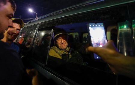 ロシアの民間軍事会社ワグネル創設者エフゲニー・プリゴジン氏は２６日、週末の武装蜂起収束後初めてコメントを発表し、「ロシア指導部を転覆させるためではなかった」と表明した。２４日撮影（２０２３年　ロイター/Alexander Ermochenko/File Photo）