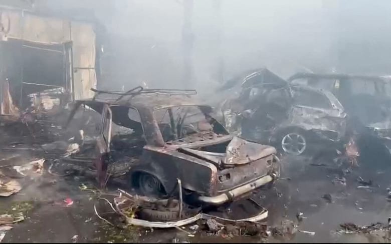 ミサイル攻撃を受けた現場（コスチャンティニウカ、9月6日）　Interior Minister Of Ukraine Ihor Klymenko Via Telegram/via REUTERS