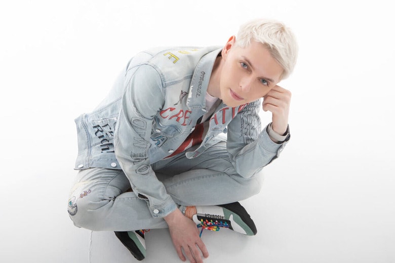 関西育ちの外国人タレント／コラムニストであり、「外国人の子供たちの就学を支援する会」理事長も務める小原ブラス氏　Courtesy Almost Japanese Inc.