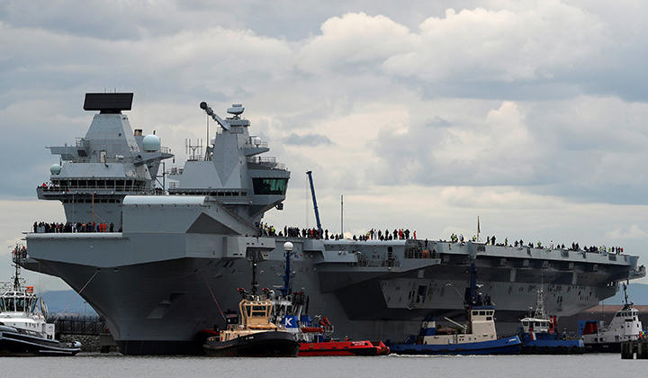 英政府は4月26日に空母「クイーン・エリザベス」を中心とする空母打撃群を東アジアに展開すると発表　REUTERS/Russell Cheyne