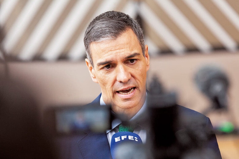 トランプの要求を拒否したサンチェス首相　LE PICTORIUMｰREUTERS