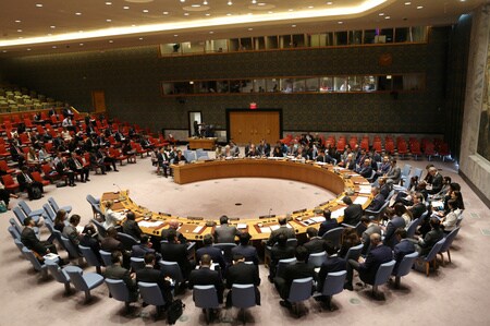 　９月１４日、北朝鮮によるミサイル発射を受け、国連安全保障理事会は米国と日本の要請に基づき、１５日１９００ＧＭＴ（日本時間１６日午前４時）に会合を行う。写真はニューヨーク国連本部で４日撮影（２０１７年　ロイター／JOE PENNEY）
