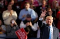 トランプ優勢で 東京株式市場全面安　下げ幅一時1000円を超える