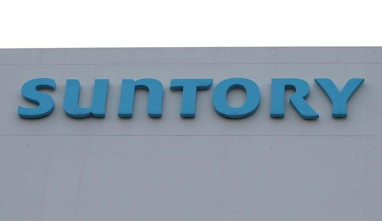 ６月７日、ビール大手がノンアルコールビールテイスト飲料の飲用シーン拡大を狙っている。アサヒビールとサントリービールはペットボトル入りのノンアルビールを新たに発売。写真は都内で２０１６年９月撮影（２０１８年　ロイター／Toru Hanai）