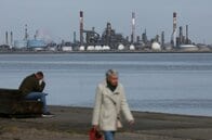 仏大統領、ホルムズ海峡再開に注力　トタルはエネルギー不足警告