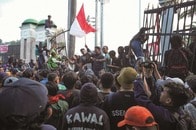 インドネシア「ごり押し」ジョコ政権に憲法裁判所も市民も猛反発...次男出馬のため「年齢」引き下げ要求ほか