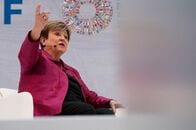 ＩＭＦ、世界成長率を下方修正へ　金融支援需要は最大500億ドル