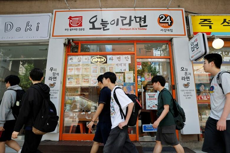ソウルにある無人のラーメン店。6月5日撮影。REUTERS/Kim Soo-hyeon