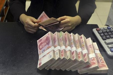 　１月１３日、オフショア人民元市場は、５年前の創設時には中国の金融自由化の象徴ともてはやされたが、最近は通貨の統制回復に向けた戦場へと様変わりしている。写真は合肥市で昨年４月撮影（２０１６年　ロイター）