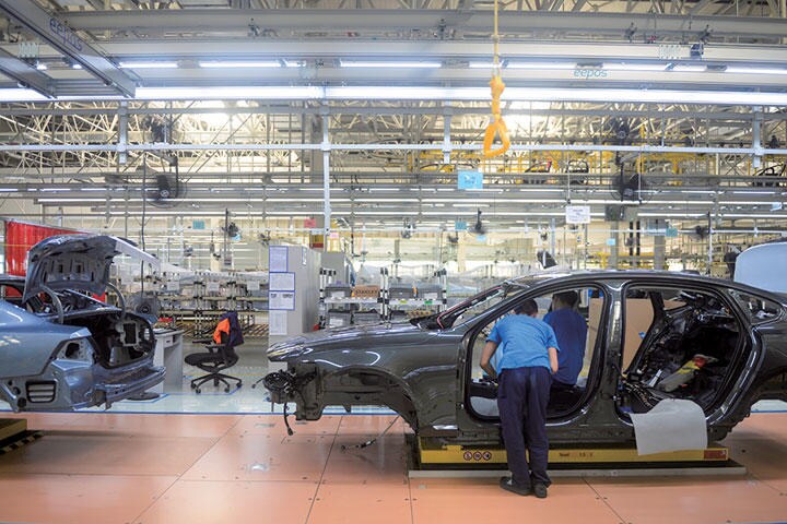 中国工場で製造される輸出用ボルボ車（中国・黒竜江省大慶）　REUTERS