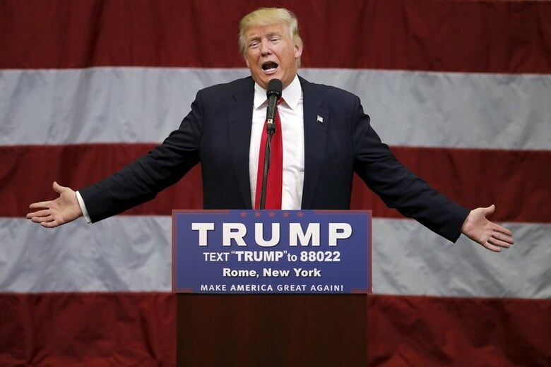 ４月１２日、メキシコ中央銀行のカルステンス総裁は、米大統領選で共和党候補指名を目指すドナルド・トランプ氏が、メキシコ国境の壁建設資金拠出を拒めば反テロ法を駆使して不法移民のメキシコへの送金を阻止すると提案していることについて、メキシコ人に対する重大な権利侵害と反論した。写真はローマで撮影（２０１６年　ロイター/Carlo Allegri）