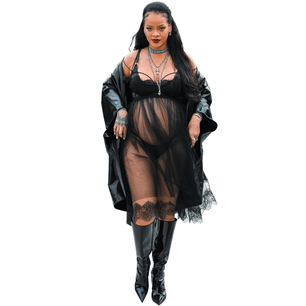 歌手のリアーナは、妊婦である自分の変わりゆく体を受け入れ、誇示し、祝福するファッションを披露した　STEPHANE CARDINALEｰCORBIS/GETTY IMAGES