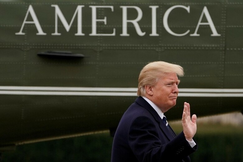 ２月１２日、トランプ米大統領（写真）は、米国製品に関税を課している諸外国に対し、「相互税（reciprocal tax）」を推進する考えを示した。ワシントンで１日撮影（２０１８年　ロイター/Yuri Gripas）