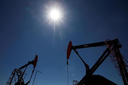 　７月１３日、国際エネルギー機関（ＩＥＡ）は月報で、利上げなど景気への逆風を理由に今年の石油需要予想を小幅に下方修正した。アルゼンチン・ネウケンで２０１９年撮影（２０２３年　ロイター/Agustin Marcarian）