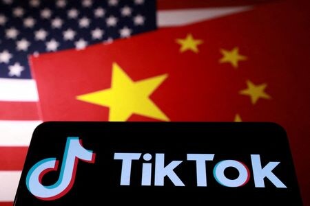 中国バイトダンスは、ＴｉｋＴｏｋ米事業で大きな役割を維持する見通し。９月２４日撮影（２０２５年　ロイター/Dado Ruvic/Illustration/File Photo）
