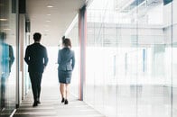 今なお日本社会に巣くう「同期」という病魔