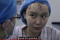 進化する美容整形アプリ　中国の女性たちはスマホから「顔を変える」