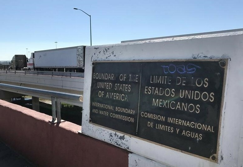 ４月３０日、北米自由貿易協定（ＮＡＦＴＡ）再交渉を巡り、米国が自動車部品の域内調達比率を現在の６２．５％から最大４年かけて段階的に７５％に引き上げることを提案していることが分かった。 ２０１７年１０月撮影（２０１８年　ロイター/Ann Saphir）