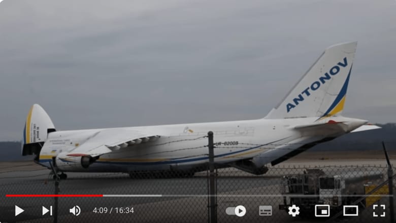 ペンシルバニアの空港に到着したハイマース　Dustin Weese-YouTube