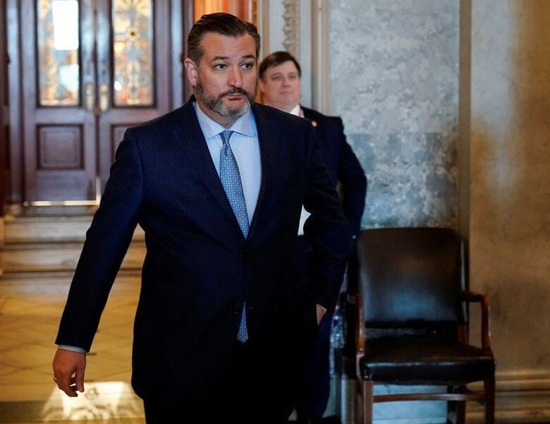 米共和党のテッド・クルーズ上院議員（写真）とポール・ゴサール下院議員は、2月下旬に開かれた保守派の集まりでその後に新型コロナウイルスで陽性反応が出た人物と接触したとして、自主的に隔離措置をとると表明した写真はワシントンで2月撮影（2020年　ロイター／Joshua Roberts）